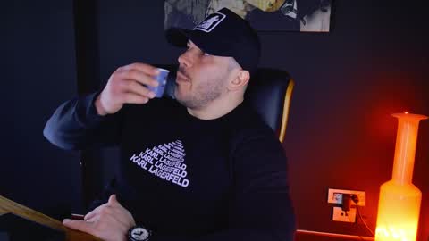 Snapshot of angeloeric chatting on 02-11-25, 06:30 BlackWolf online show from 02-11-25, 06:30