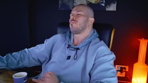 Snapshot of angeloeric chatting on 02-12-25, 06:29 BlackWolf online show from 02-12-25, 06:29