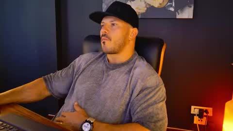 Snapshot of angeloeric chatting on 09-16-25, 10:16 BlackWolf online show from 09-16-25, 10:16