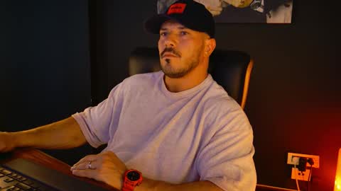 Snapshot of angeloeric chatting on 09-17-25, 09:22 BlackWolf online show from 09-17-25, 09:22