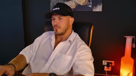 Snapshot of angeloeric chatting on 09-24-25, 11:02 BlackWolf online show from 09-24-25, 11:02