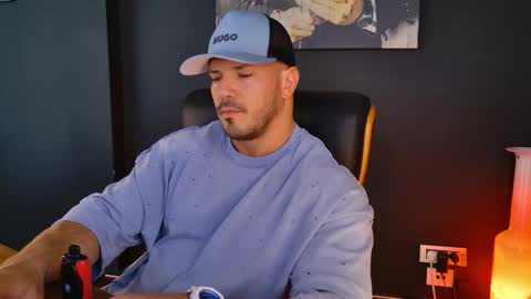 Snapshot of angeloeric chatting on 09-25-25, 09:46 BlackWolf online show from 09-25-25, 09:46