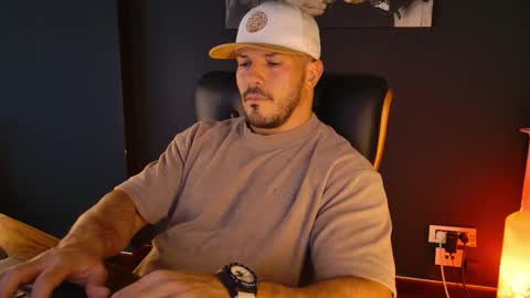 Snapshot of angeloeric chatting on 09-30-25, 11:37 BlackWolf online show from 09-30-25, 11:37