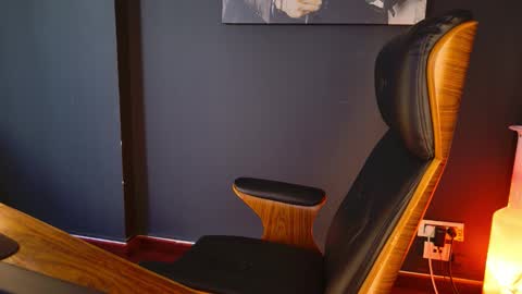 Snapshot of angeloeric chatting on 10-22-25, 12:38 BlackWolf online show from 10-22-25, 12:38