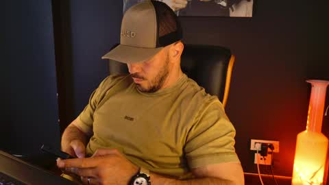 Snapshot of angeloeric chatting on 05-07-26, 11:15 BlackWolf online show from 05-07-26, 11:15