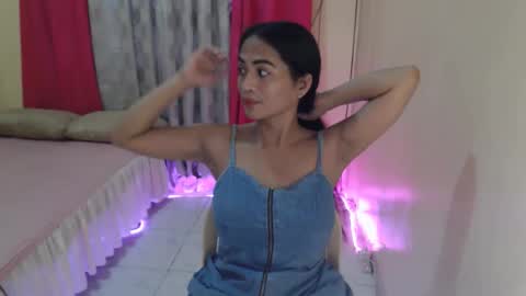 Snapshot of angelofcumx chatting on 05-31-26, 02:09 sabina online show from 05-31-26, 02:09