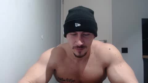 Snapshot of angelofit chatting on 02-01-25, 04:44 ------- SEX SHOW WITH GUYS AND GIRLS MUSCLE SHOW online show from 02-01-25, 04:44