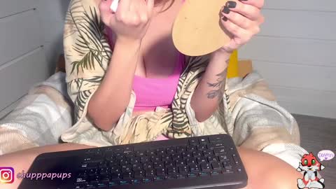 Snapshot of angelok_ chatting on 12-19-24, 06:01 My name is Ena. You will make me very happy if you subscribe. Love you online show from 12-19-24, 06:01