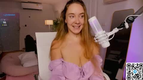 Snapshot of angelpaull chatting on 11-21-25, 07:23 Angel online show from 11-21-25, 07:23