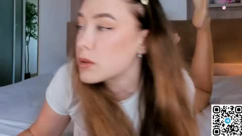 Snapshot of angelpaull chatting on 05-11-26, 07:03 Angel online show from 05-11-26, 07:03