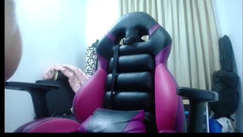 Snapshot of angels_chat chatting on 12-19-24, 06:56 ivanna online show from 12-19-24, 06:56