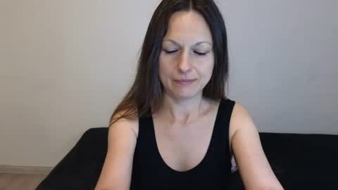 Snapshot of angelslive99 chatting on 07-22-26, 11:57 Giulia online show from 07-22-26, 11:57