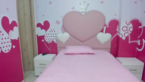 Snapshot of angelstonne_ chatting on 02-16-25, 10:10 Angel online show from 02-16-25, 10:10