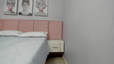 Snapshot of angelstonne_ chatting on 03-10-25, 09:53 Angel online show from 03-10-25, 09:53