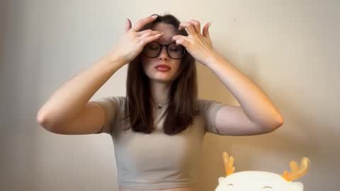 Lisa online show from 09-15-25, 01:22