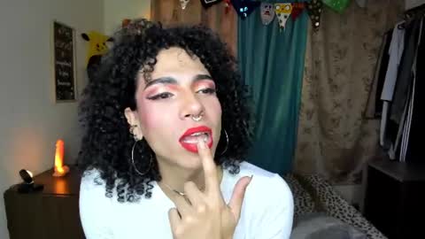 Snapshot of angelwhitte chatting on 06-21-26, 04:04 angelwhitte online show from 06-21-26, 04:04