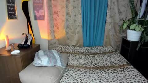 Snapshot of angelwhitte chatting on 06-25-26, 12:54 angelwhitte online show from 06-25-26, 12:54