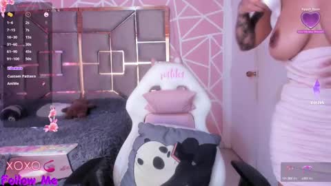 Snapshot of anggi1 chatting on 02-08-25, 02:38 Anggi online show from 02-08-25, 02:38