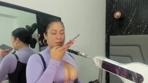 A N G I E.  online show from 02-06-26, 04:10