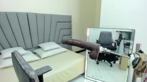 A N G I E.  online show from 06-05-26, 12:39