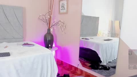 Angie online show from 02-12-25, 04:33