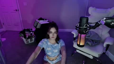 Angie Fae online show from 11-11-25, 03:17