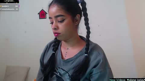 Snapshot of angielee01 chatting on 01-17-25, 01:46 Angie y Andres online show from 01-17-25, 01:46