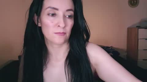 Snapshot of angiesquirt chatting on 07-13-26, 05:10 VALENTINA online show from 07-13-26, 05:10
