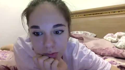 Snapshot of angle_cute05 chatting on 07-23-26, 09:57 Angel Cute online show from 07-23-26, 09:57