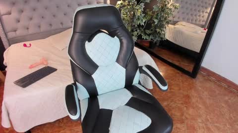 Snapshot of angy_avila chatting on 01-31-25, 11:45 angy_avila online show from 01-31-25, 11:45