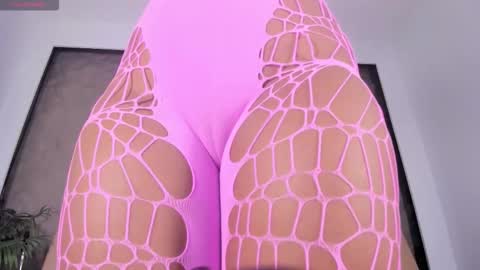 Snapshot of angy_avila chatting on 10-25-25, 11:29 angy_avila online show from 10-25-25, 11:29