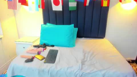 Snapshot of angyrios chatting on 06-22-26, 06:05 angyrios online show from 06-22-26, 06:05