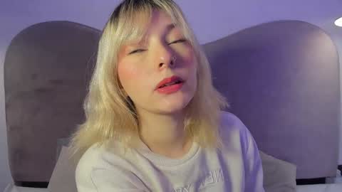 Snapshot of ania_mml chatting on 01-02-25, 08:24 Ania online show from 01-02-25, 08:24