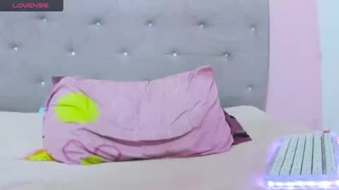 aniaross18 online show from 03-01-25, 12:39