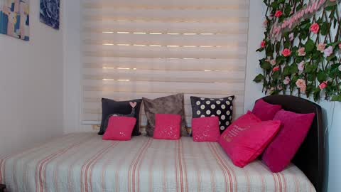 laura  online show from 02-16-26, 03:30