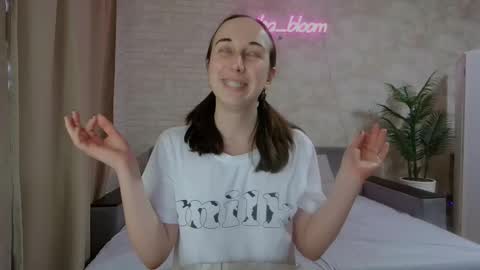 anikabloom online show from 01-22-25, 08:07