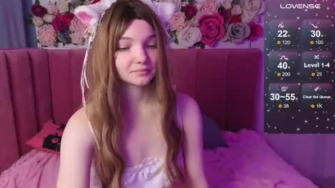 Snapshot of animealica chatting on 11-21-25, 02:21 Alica online show from 11-21-25, 02:21