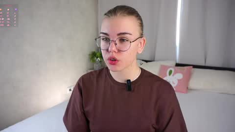 AnishaVivo online show from 04-17-26, 11:35