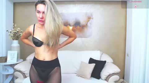 Snapshot of anissalogan chatting on 11-13-25, 10:14 my name is Ani online show from 11-13-25, 10:14