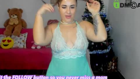 AnissyaX online show from 12-16-25, 04:06