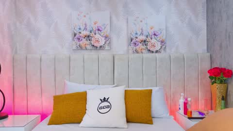 Snapshot of anita_sagegb chatting on 10-22-25, 04:13 Dania Lpez online show from 10-22-25, 04:13