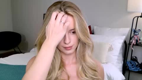 Snapshot of anitafischer chatting on 09-29-25, 01:05 Anita online show from 09-29-25, 01:05