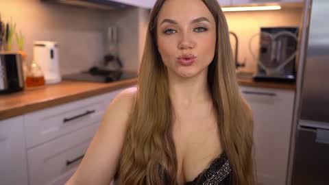 Im Anita thumb up me please its important online show from 04-02-26, 07:11