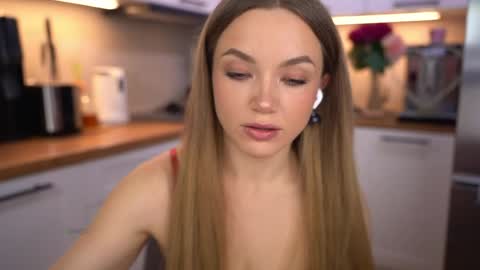 Im Anita thumb up me please its important online show from 04-03-26, 07:23