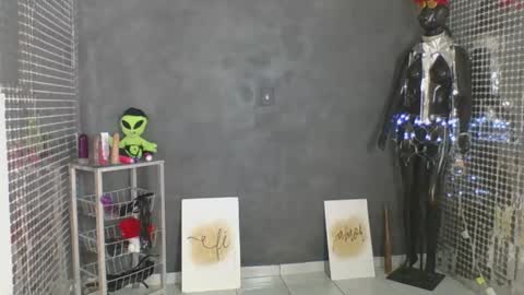 Hello My name is NaiaraPv is OPEN online show from 05-25-26, 01:06