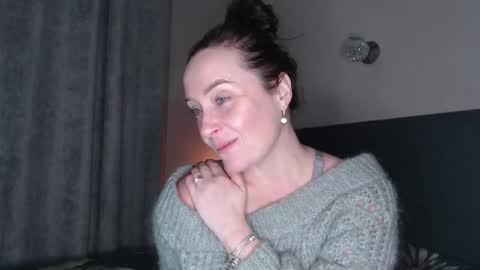 Snapshot of anjutka08 chatting on 12-19-25, 04:36 anjutka08 online show from 12-19-25, 04:36