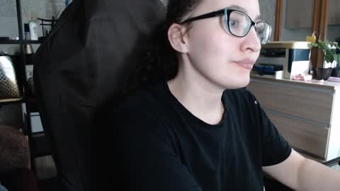 Snapshot of ankey_rayah chatting on 12-15-24, 06:48 Nameless online show from 12-15-24, 06:48