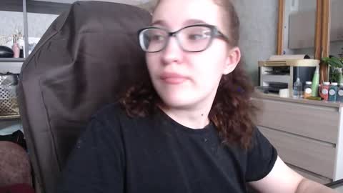 Snapshot of ankey_rayah chatting on 02-04-25, 04:26 Nameless online show from 02-04-25, 04:26