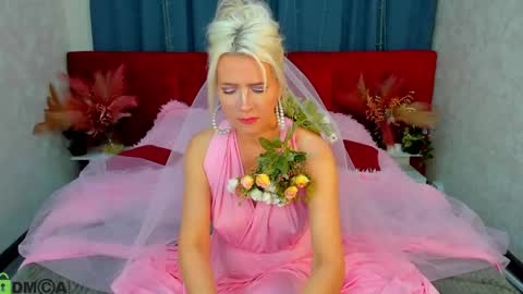 Snapshot of ann_curt chatting on 05-25-26, 09:37 Luna Lady online show from 05-25-26, 09:37