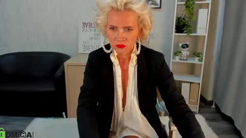 Snapshot of ann_curt chatting on 05-26-26, 08:54 Luna Lady online show from 05-26-26, 08:54